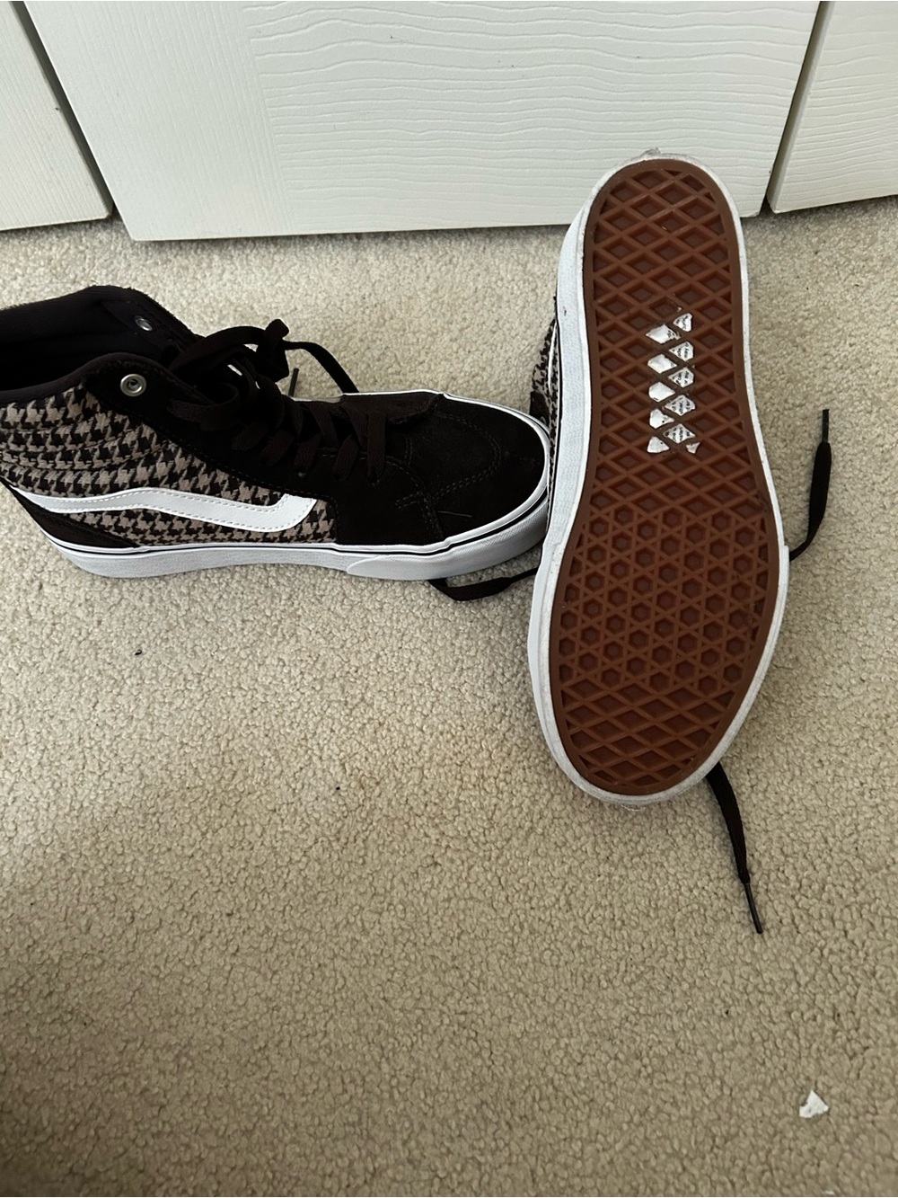 Vans Black White High-Top Skate Sneakers - Picture 6 of 6